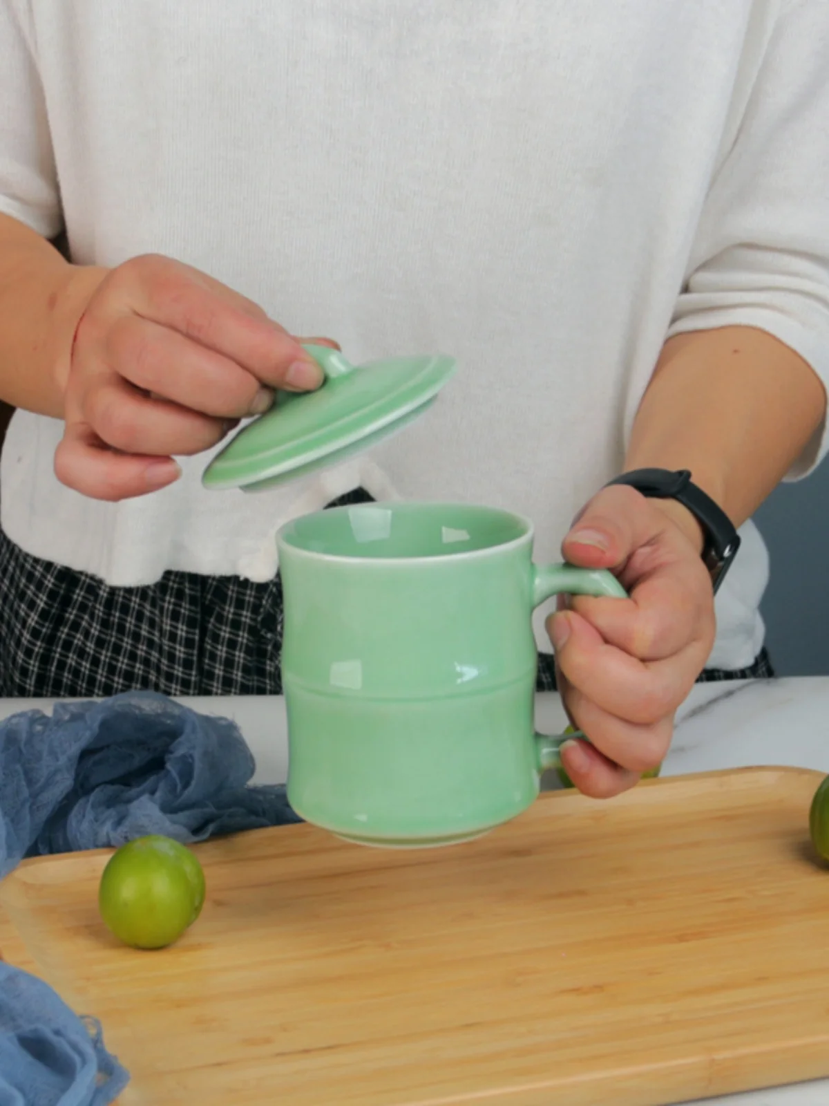 Celadon teacup with lid and ha - Celadon Ceramic Cup 评论和价格